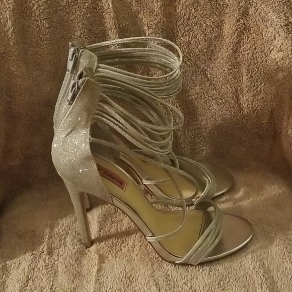 Shoes - Picture 2 of 5